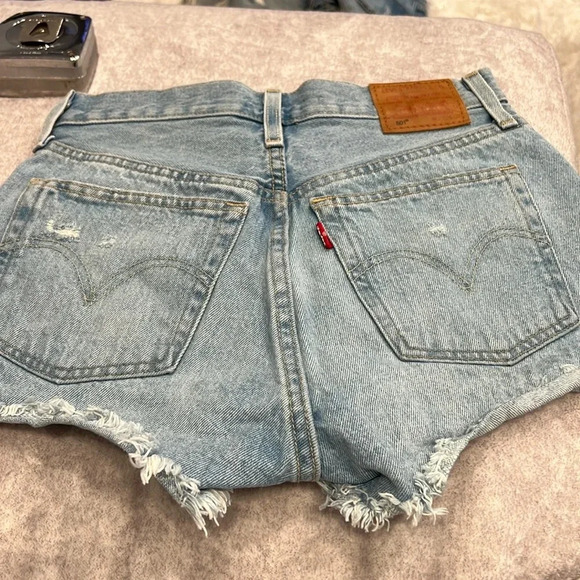 Levis 501 original fit high rise women’s shorts fault line medium wash - Picture 5 of 8